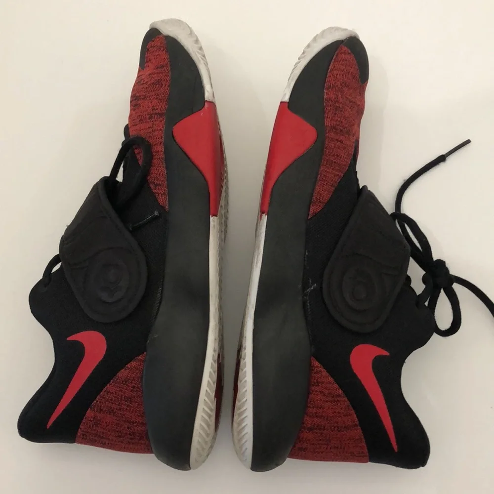 NIKE BOYS KD RED BLACK BASKETBALL SNEAKERS MENS-BOYS SIZE 6Y